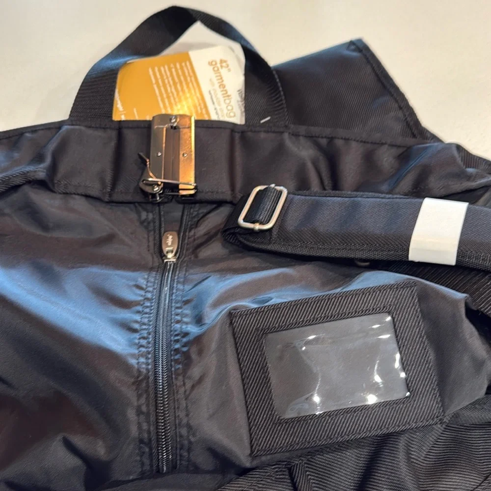 NWT WallyBags 42” Black Garment Bag Shoulder Strap Lightweight Water Repellent